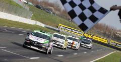 Karol Urbaniak w Renault Clio Cup Central Europe