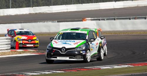 Karol Urbaniak w Renault Clio Cup Central Europe