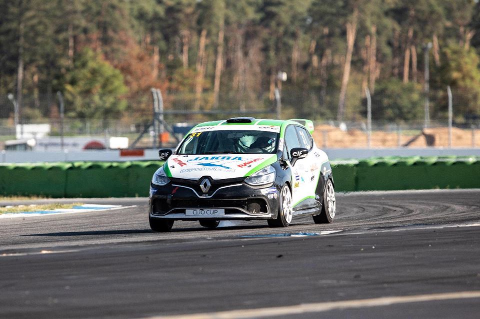 Karol Urbaniak w Renault Clio Cup Central Europe