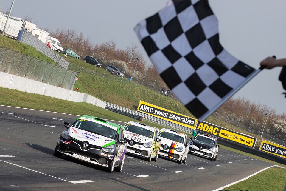 Karol Urbaniak w Renault Clio Cup Central Europe