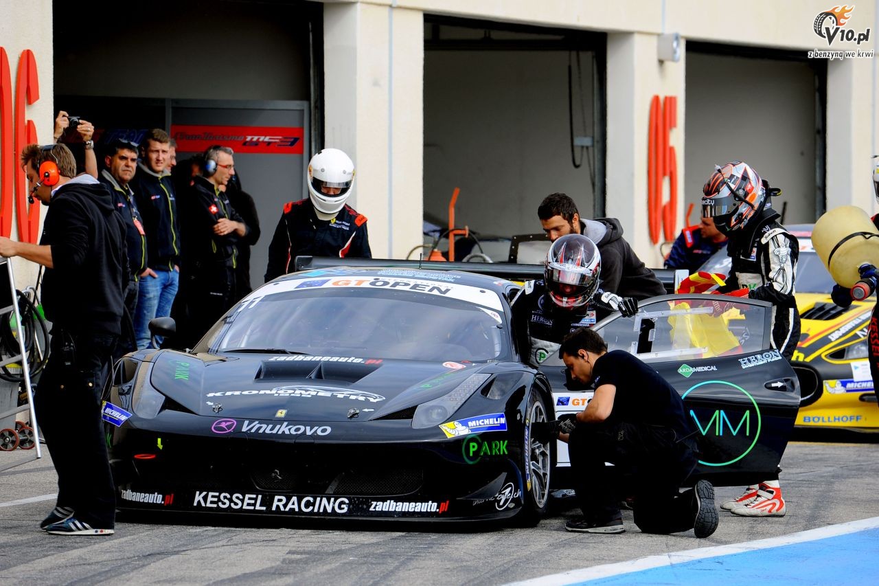 Broniszewski blisko podium w inauguracji International GT Open na Paul Ricard