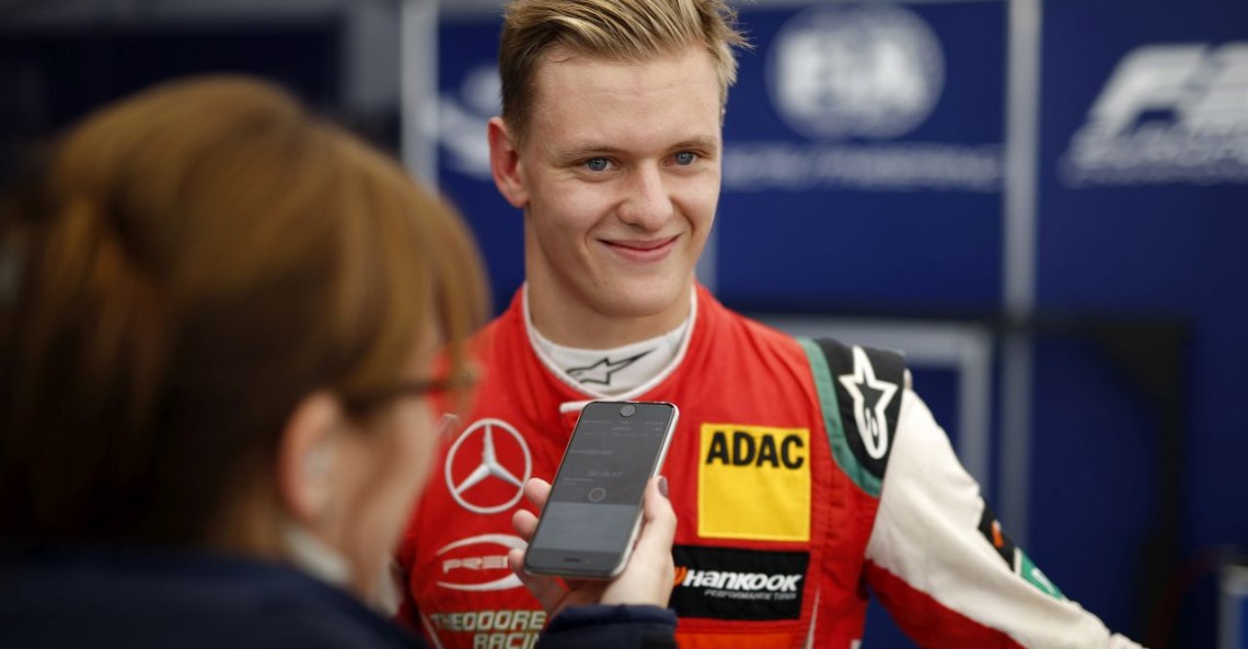 Mick Schumacher zestawiony z Verstappenem i Leclerkiem. 'Nie jest tak szalony jak Max'