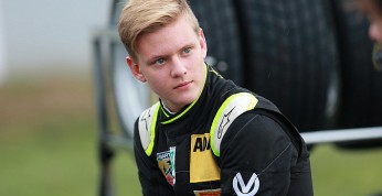Verstappen: Mickowi Schumacherowi brakuje ojca na drodze do F1