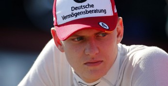 Ferrari i Mercedes biją się o Micka Schumachera?