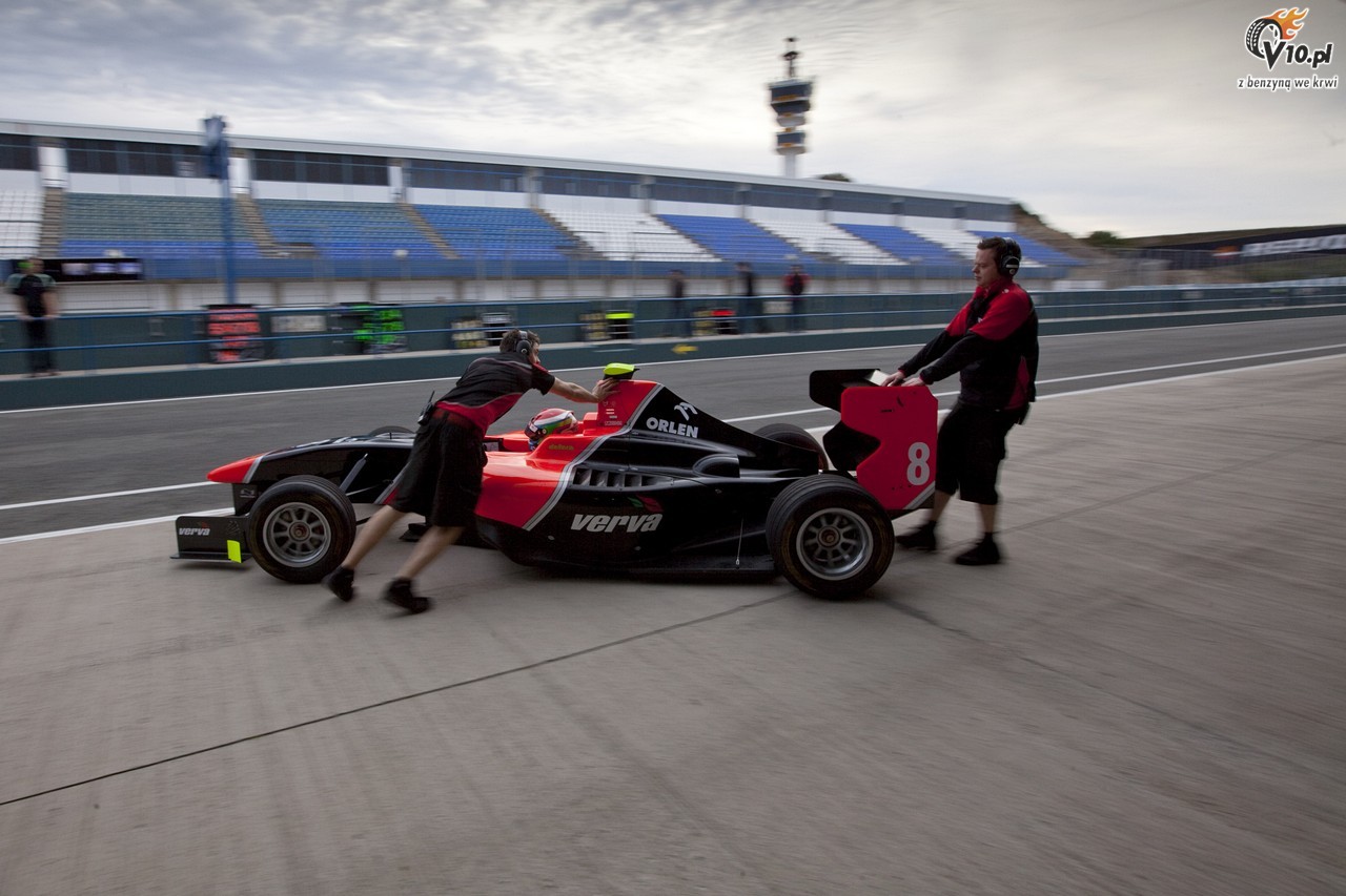 Szczerbiski obiecujco w pierwszym dniu testw serii GP3 na torze Jerez