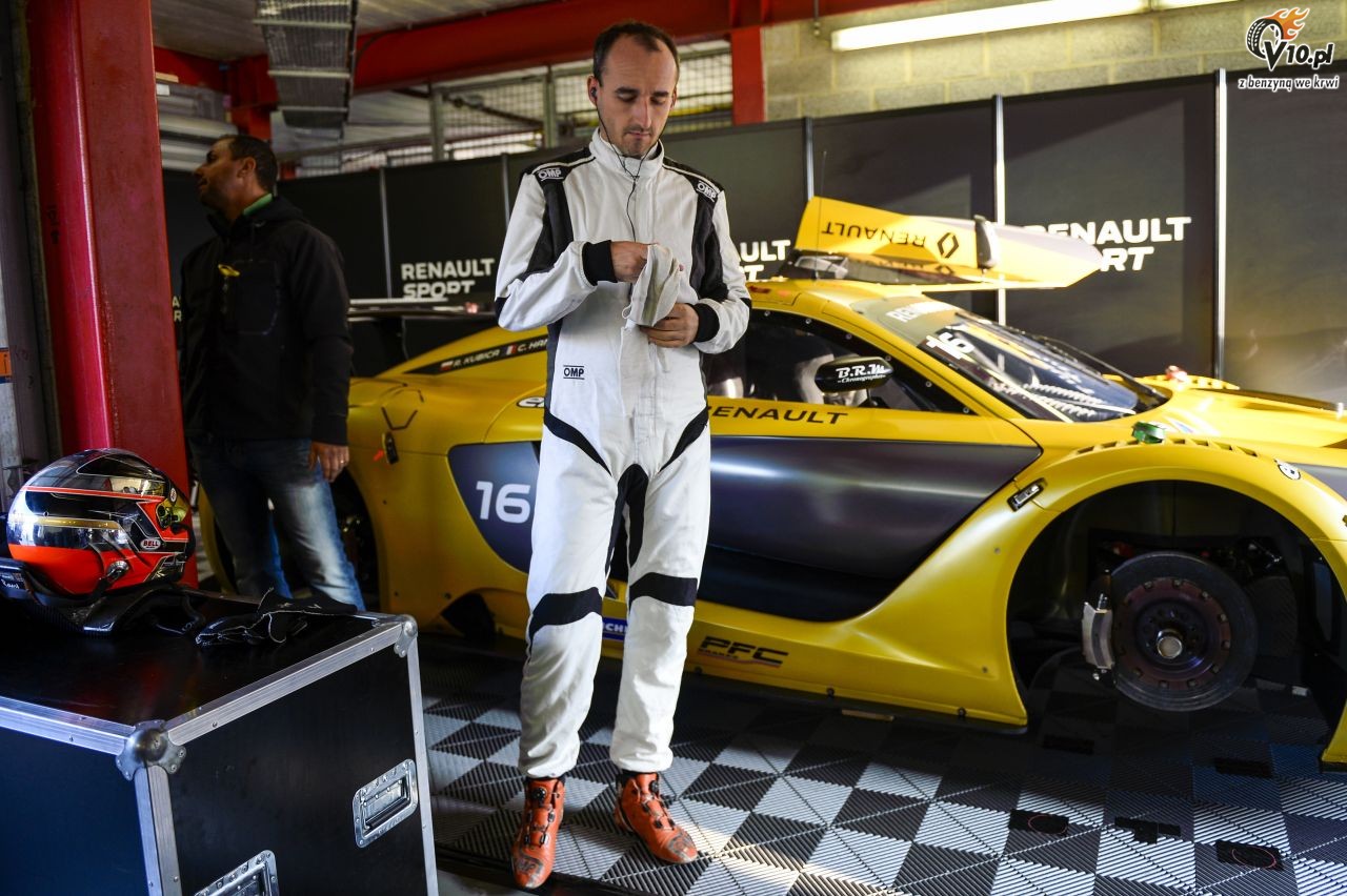 Kubica na podium w pierwszym wycigu Renault Sport Trophy na Spa