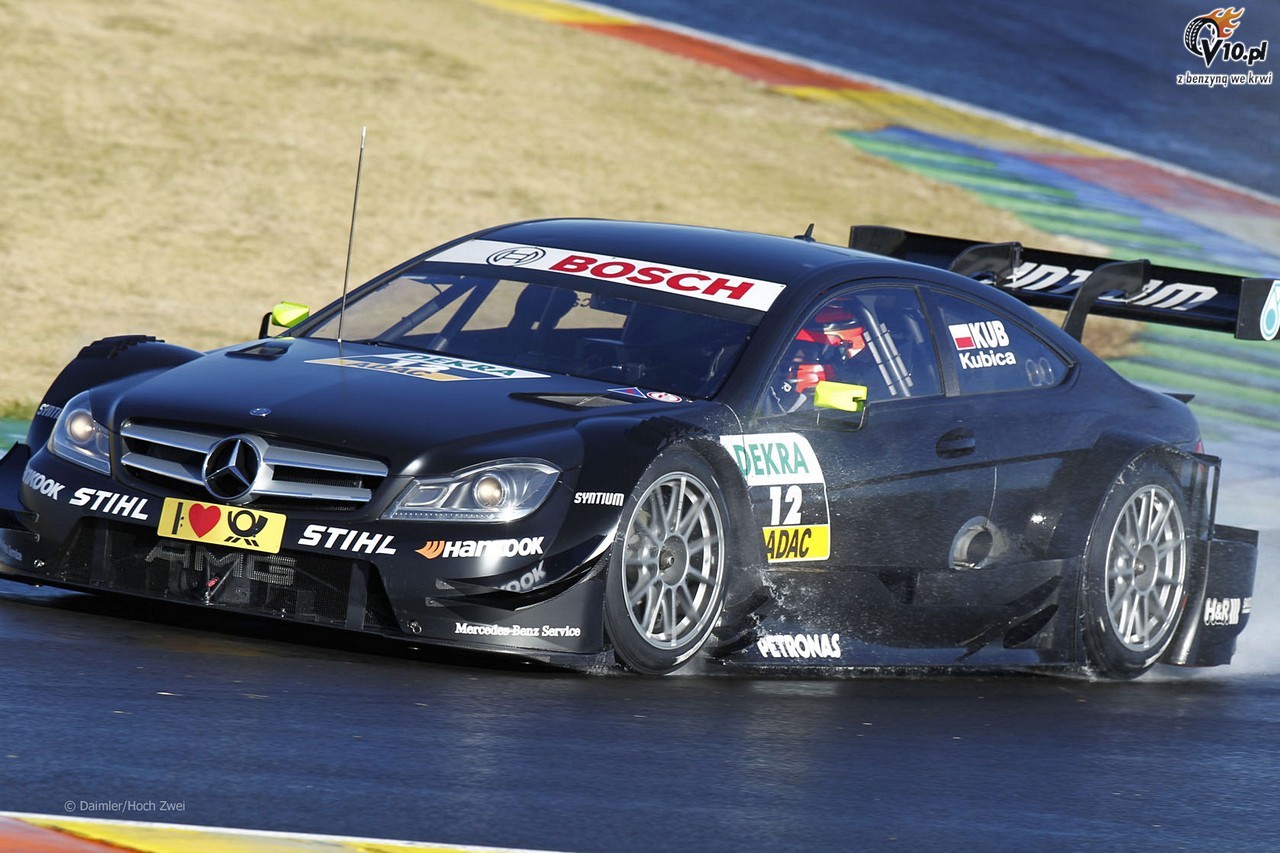 Kubica zadziwił na testach DTM. Dużo szybszy od wicemistrza serii Paffetta. Zobacz zdjęcia!
