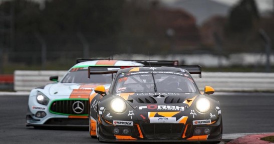 Lukas na podium 12H Silverstone