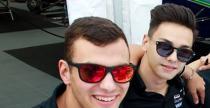 Kierowca próbuje pobić zespołowego partnera podczas wyścigu Brytyjskiej Formuły 4