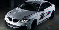 Dreszer w belgijskim pucharze BMW M235i z blond zmienniczk