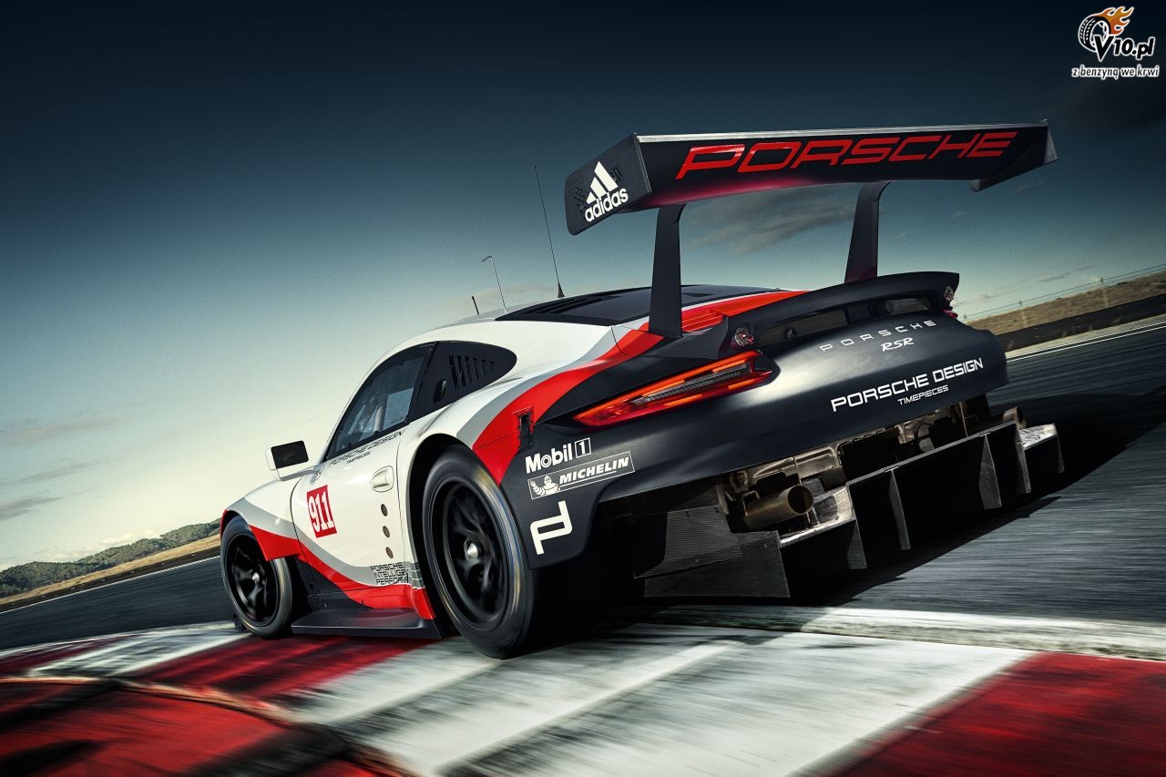 Nowe Porsche 911 RSR na sezon 2017 z centralnie umieszczonym silnikiem