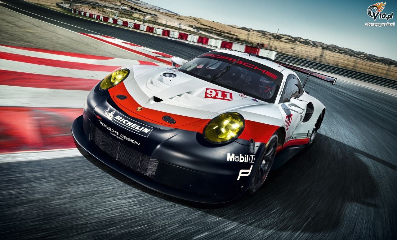 Nowe Porsche 911 RSR na sezon 2017 z centralnie umieszczonym silnikiem