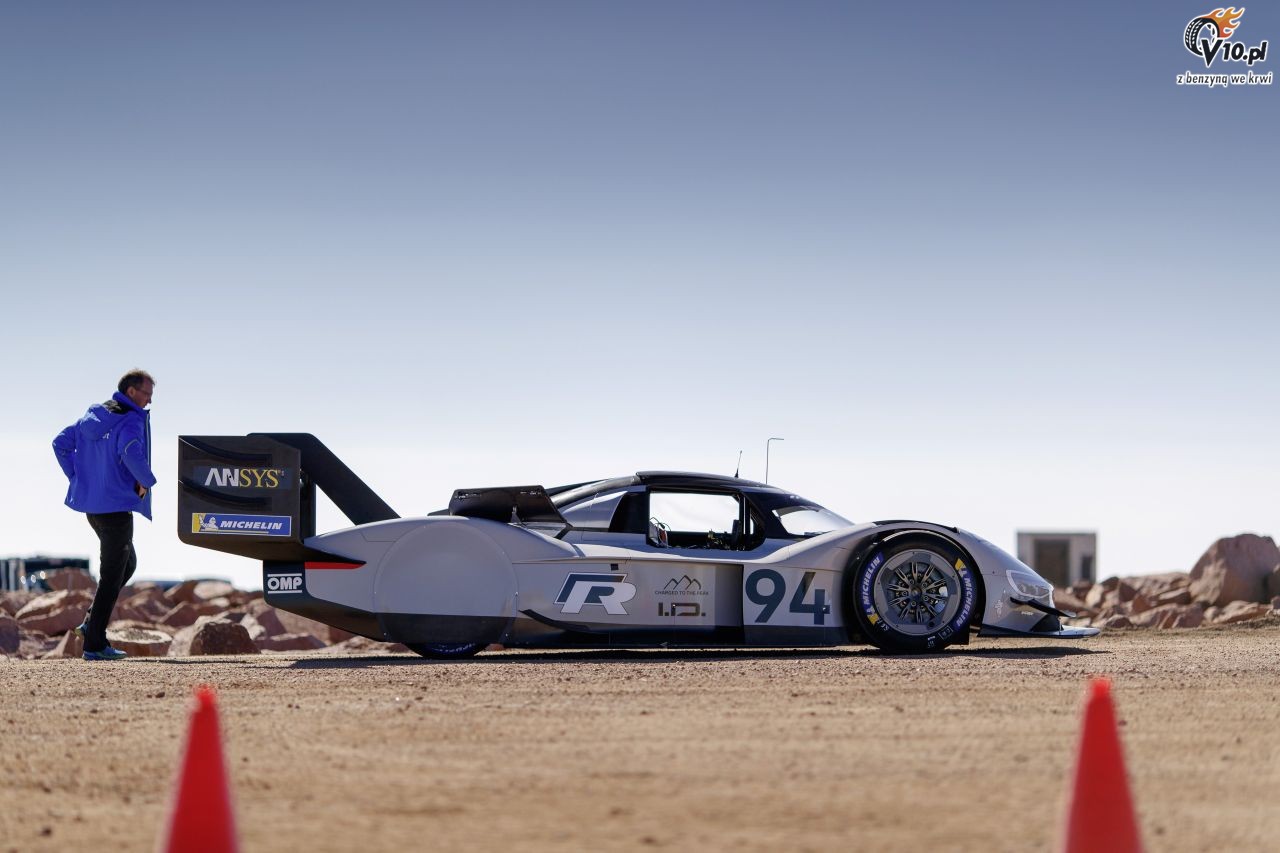 Volkswagen ID. R sprbuje pobi rekord na Nurburgring Nordschleife