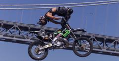 Race of Champions: Brian Deegan docza do Travisa Pastrany w Team USA