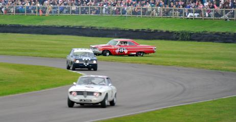 Wideo: Zobacz zaciętą rywalizację kultowych zabytków na Goodwood Revival
