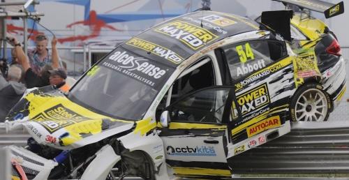 Dramatyczny wypadek w wyścigu BTCC