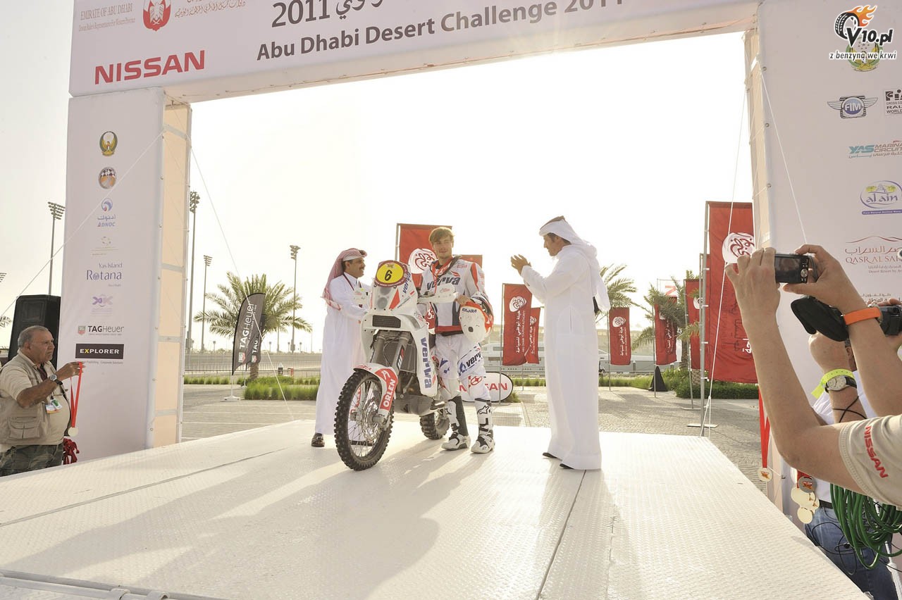 Abu Dhabi Desert Challenge: Przygoski na podium. Wygrana MINI All4 Racing
