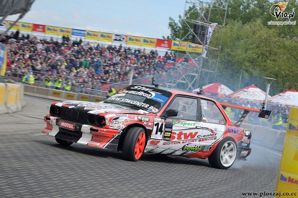 Driftingowe Mistrzostwa Polski - Pock 2012 w obiektywie Tomasza Poszaja