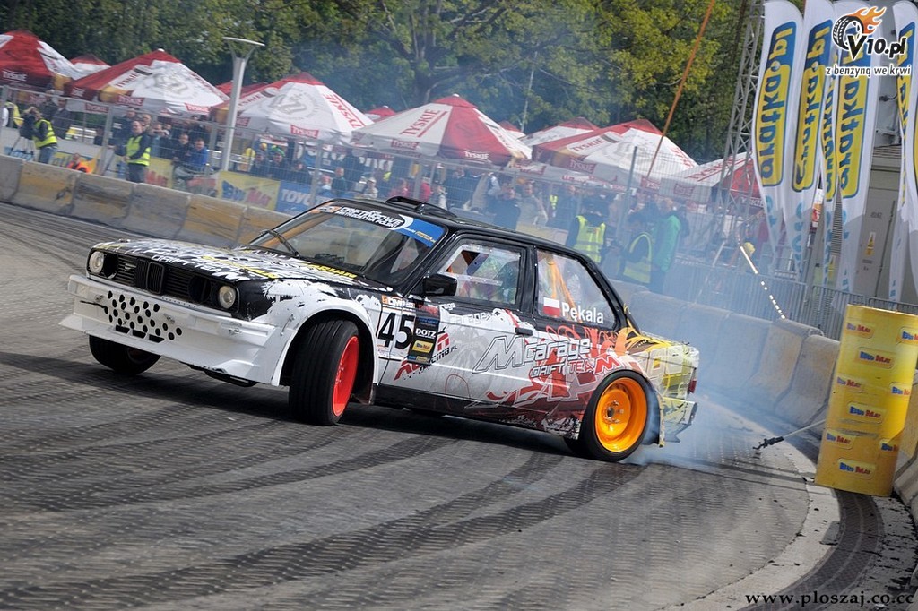 Driftingowe Mistrzostwa Polski - Pock 2012 w obiektywie Tomasza Poszaja