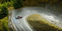 Wideo: Drifter Mad Mike szaleje 750-konną Mazdą RX7 po nowozelandzkiej przełęczy Crown Range