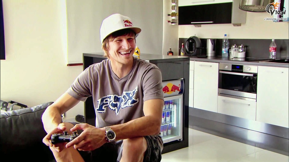 Tadek B�a�usiak oprowadza po swoich czterech k�tach