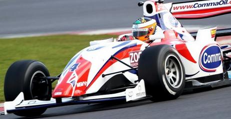 F2: Bacheta wygrywa pierwszy wycig sezonu 2012 na Silverstone. Kevin Mirocha 12.