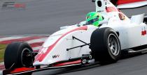F2: Bacheta wygrywa pierwszy wycig sezonu 2012 na Silverstone. Kevin Mirocha 12.