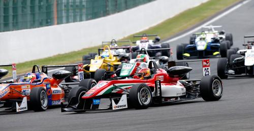 Kierowcy w Europejskiej Formule 3 wciąż się rozbijają