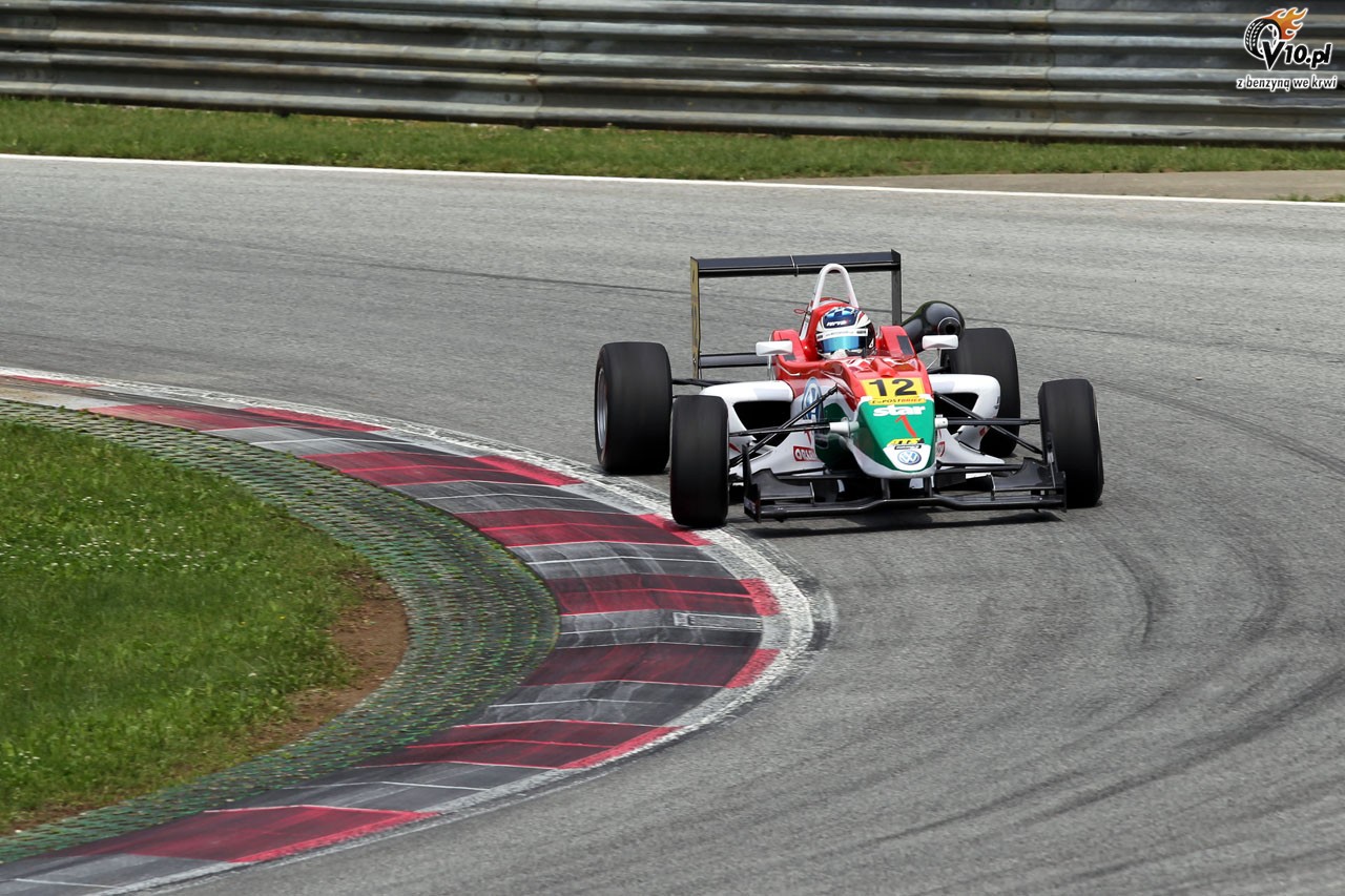 Roberto Merhi przetestuje nowego Mercedesa DTM za mistrzostwo F3 Euro Series