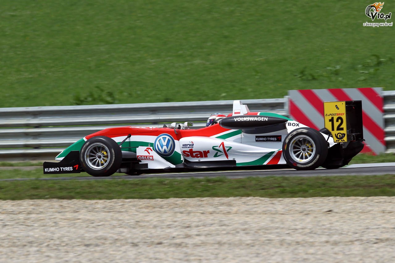 Roberto Merhi przetestuje nowego Mercedesa DTM za mistrzostwo F3 Euro Series