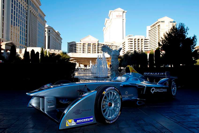 Bolid Formuły E na ulicach Las Vegas. Zobacz wideo