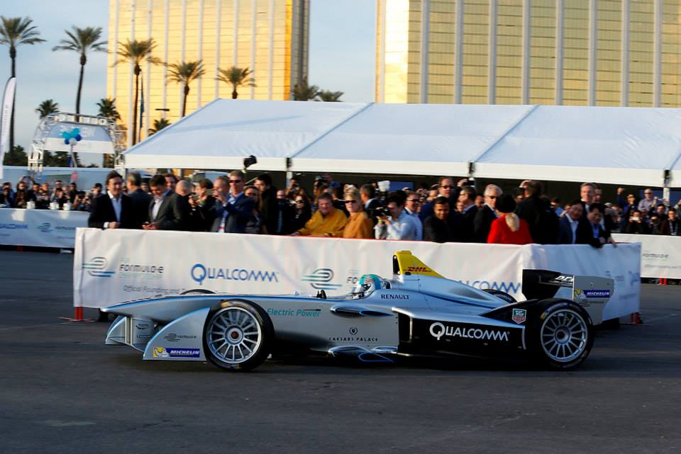 Bolid Formuy E na ulicach Las Vegas. Zobacz wideo