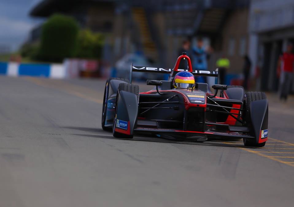 Villeneuve straci miejsce w Formule E