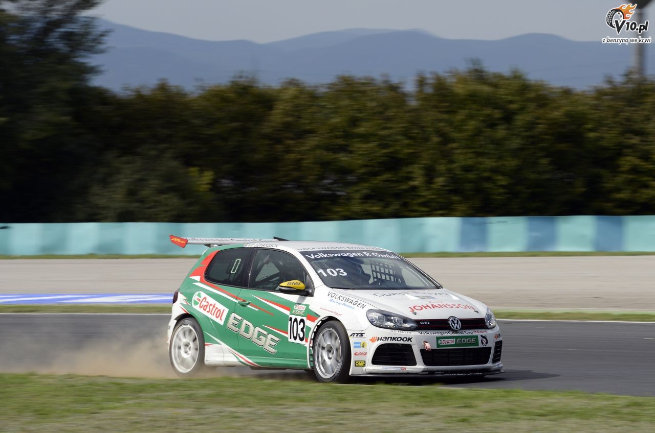 Volkswagen Castrol Cup: Lisowski wygrał kwalifikacje na Hungaroringu. Mikkelsen z siódmym czasem