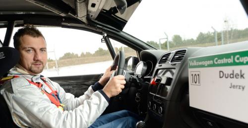 Jerzy Dudek profesjonalnym kierowc wycigowym! Pojedzie cay sezon w Volkswagen Castrol Cup