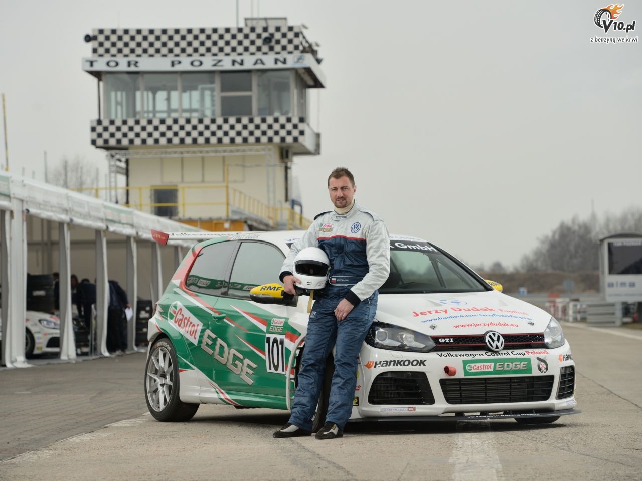 Jerzy Dudek profesjonalnym kierowc wycigowym! Pojedzie cay sezon w Volkswagen Castrol Cup