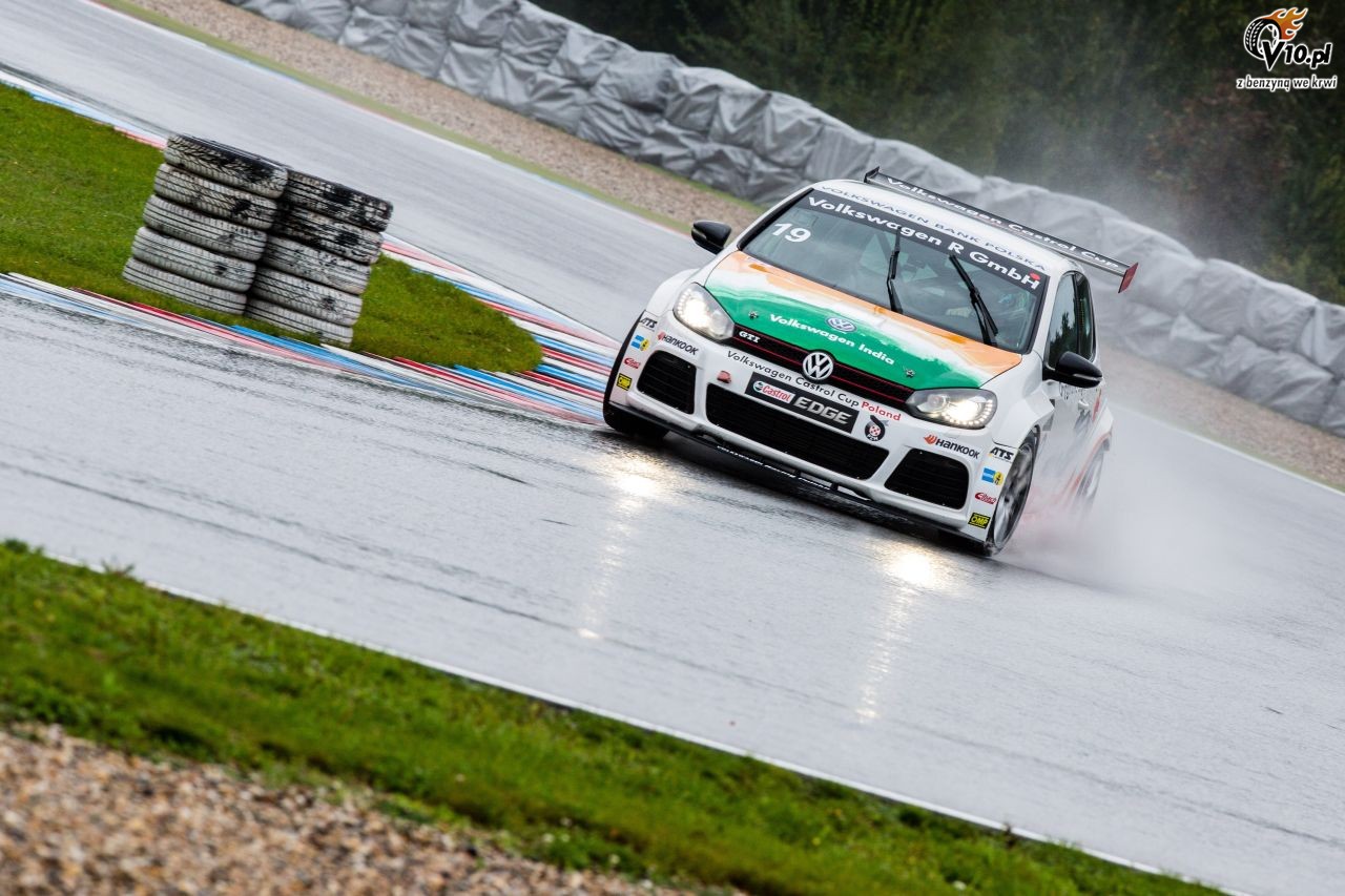 VW Castrol Cup: Kupcikas kolejny raz górą w deszczowym Brnie