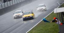 Volkswagen Castrol Cup: Mokre kwalifikacje na Hungaroringu dla Flucha