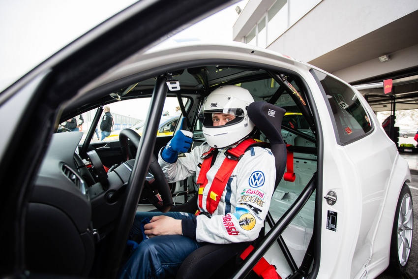 Volkswagen Castrol Cup: 23 kierowcw zaliczyo przedsezonowe testy na Slovakia Ringu