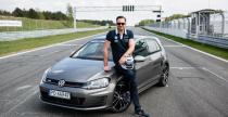 Szulim, Chajzer i Prokop z licencją wyścigową w Volkswagen Castrol Cup