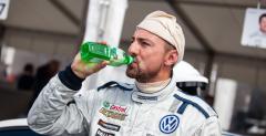 Jerzy Dudek w wycigu ze wiatowymi gwiazdami motorsportu i modelkami Playboya na Moscow Raceway