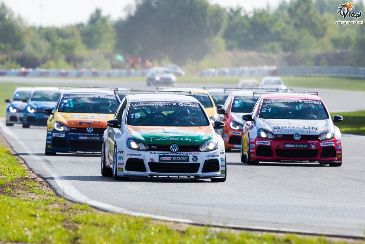 Volkswagen Golf Cup 2015 - kalendarz wycigw i lista startowa kierowcw