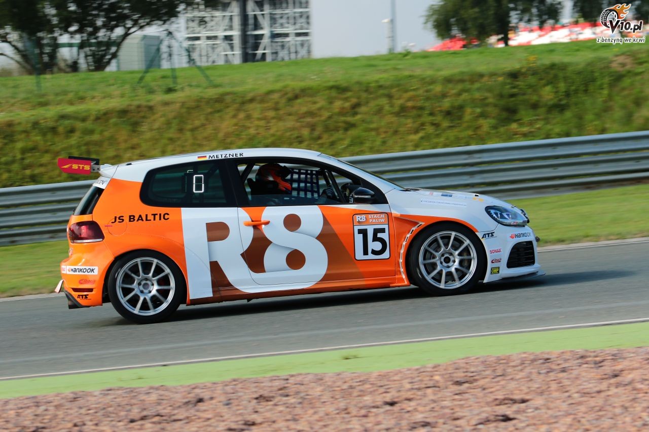 Volkswagen Golf Cup ma startowa dalej