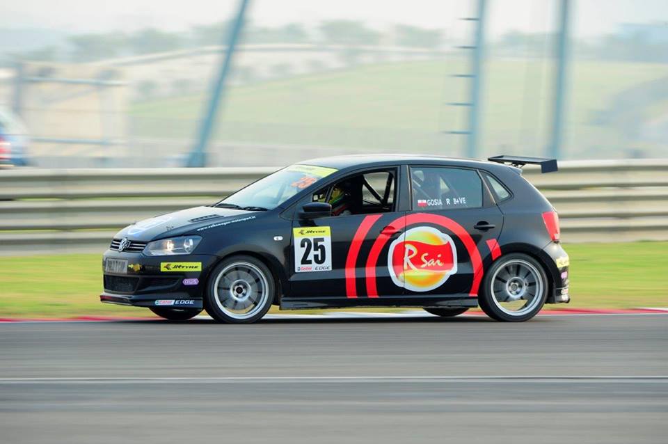 Gosia Rdest na podium w indyjskim pucharze VW Polo na torze Buddh
