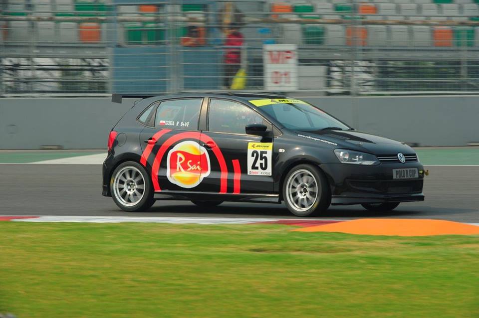 Gosia Rdest na podium w indyjskim pucharze VW Polo na torze Buddh