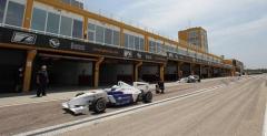 Gosia Rdest jedzia bolidem Formuy BMW po torze Ricardo Tormo