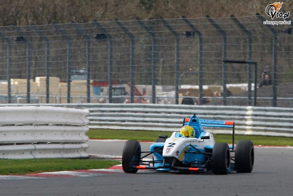 Trudny pocztek przygody Gosii Rdest z brytyjsk Formu 4 na Silverstone