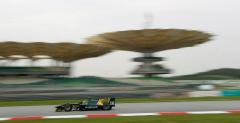 GP2, Sepang: Dublet Lotus GP w sprincie. Valsecchi dachowa