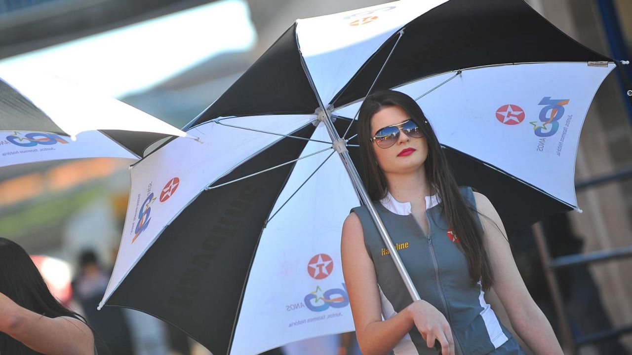 Grid Girls - sierpie 2015
