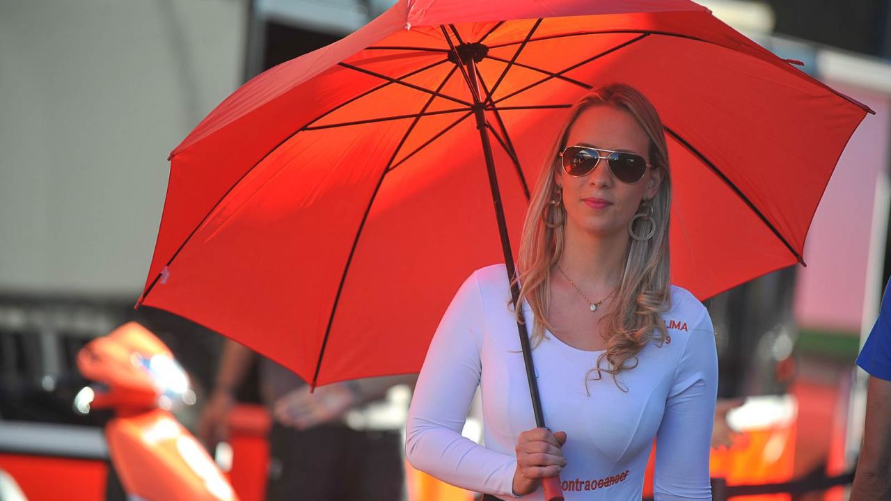 Grid Girls - sierpie 2015